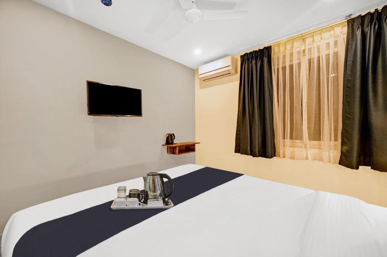 Super Townhouse Oak Hillside Aqua Hotel Khandagiri Exterior foto