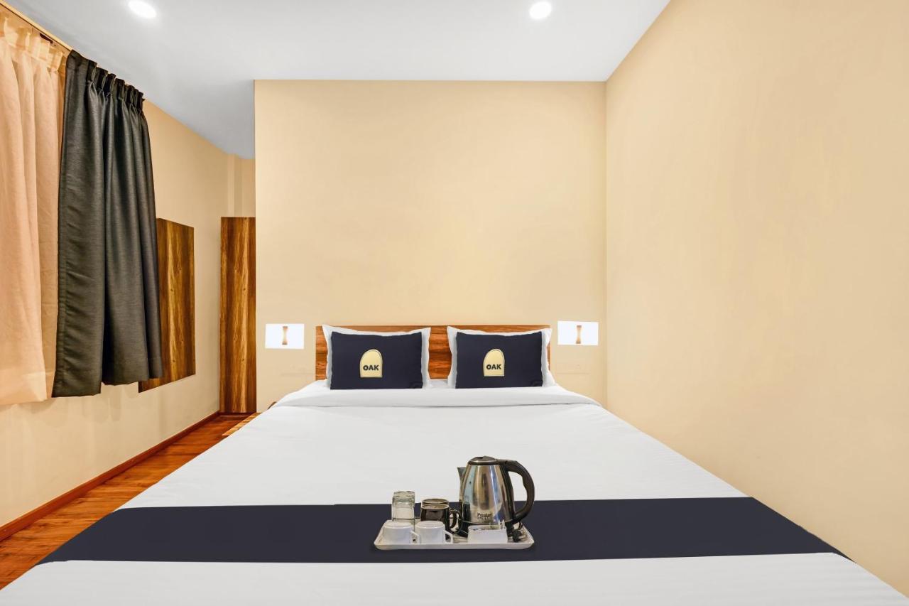 Super Townhouse Oak Hillside Aqua Hotel Khandagiri Exterior foto