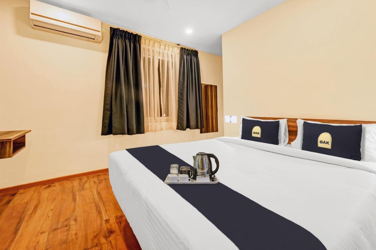Super Townhouse Oak Hillside Aqua Hotel Khandagiri Exterior foto