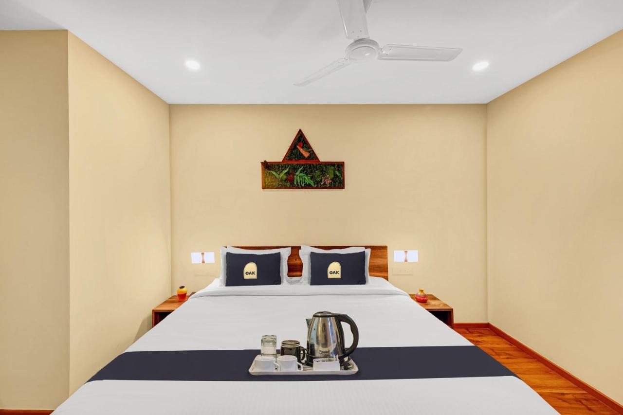 Super Townhouse Oak Hillside Aqua Hotel Khandagiri Exterior foto