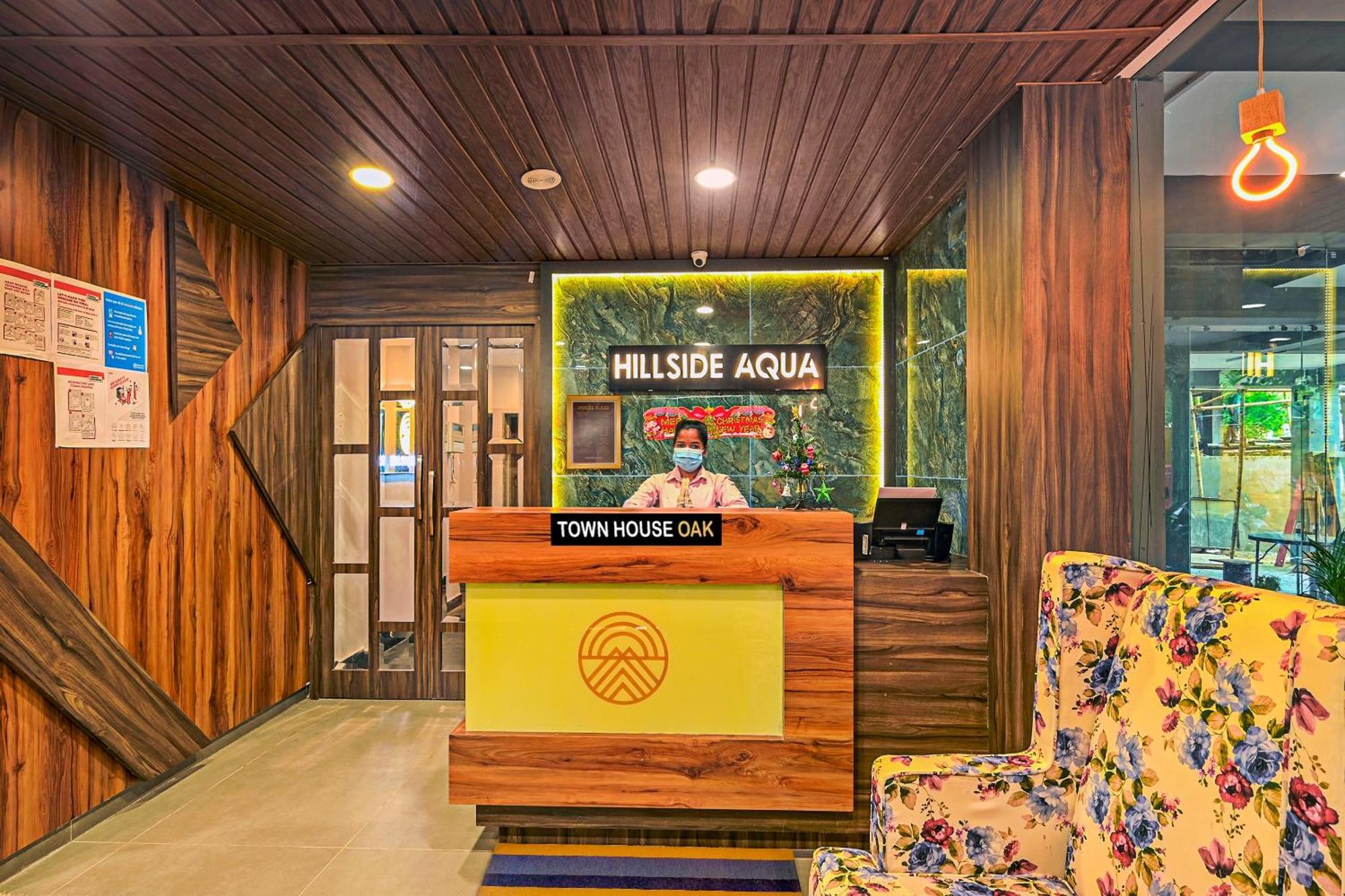 Super Townhouse Oak Hillside Aqua Hotel Khandagiri Exterior foto