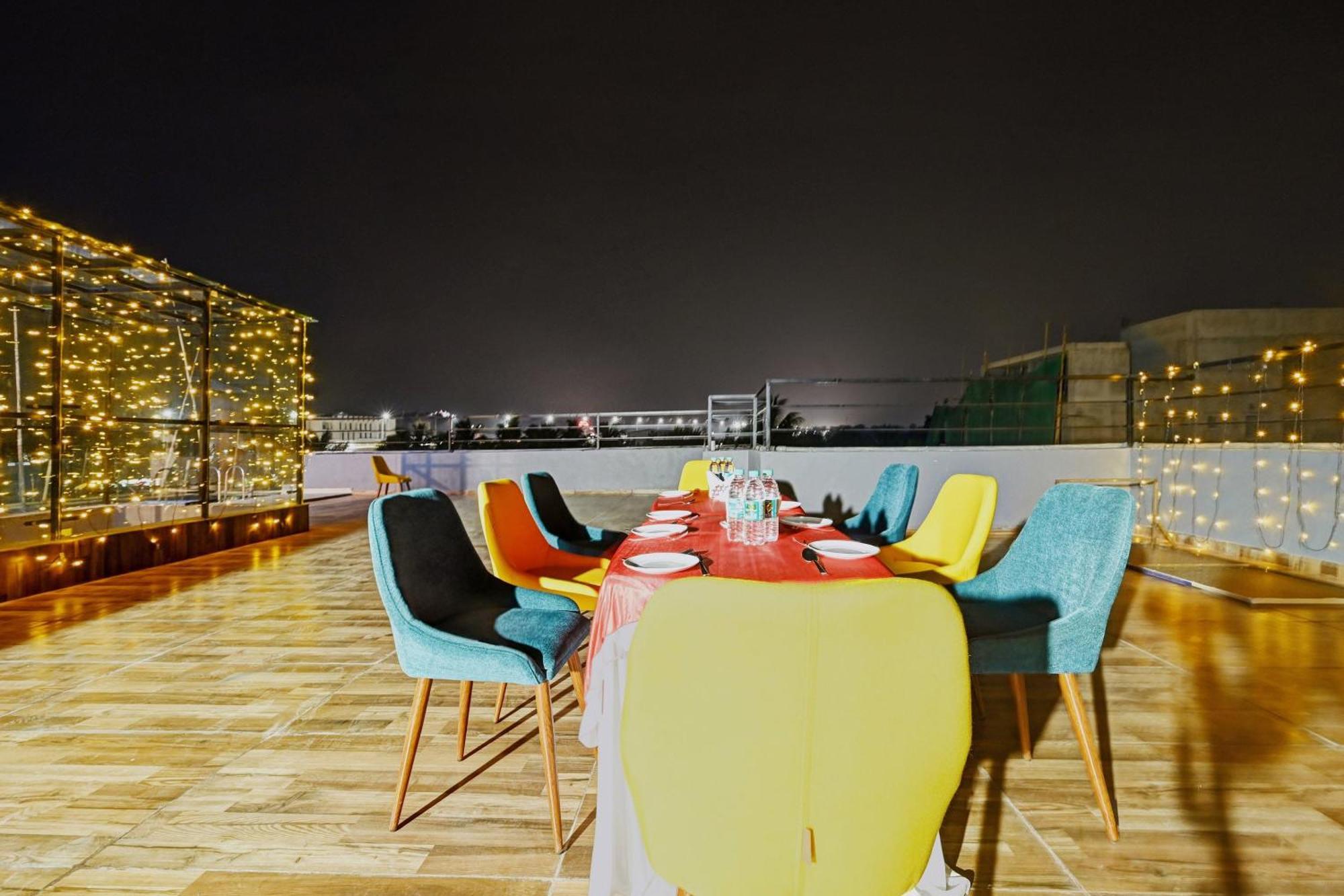 Super Townhouse Oak Hillside Aqua Hotel Khandagiri Exterior foto