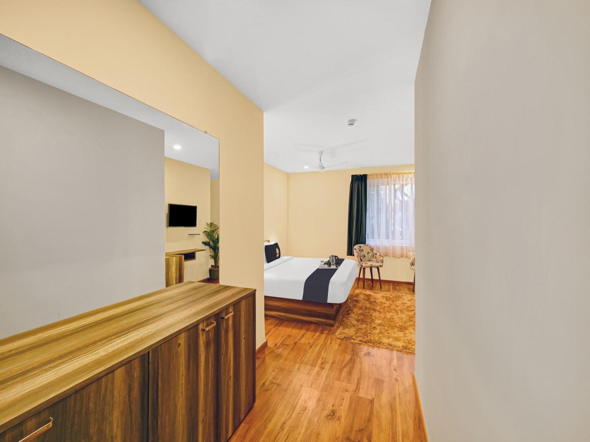 Super Townhouse Oak Hillside Aqua Hotel Khandagiri Exterior foto